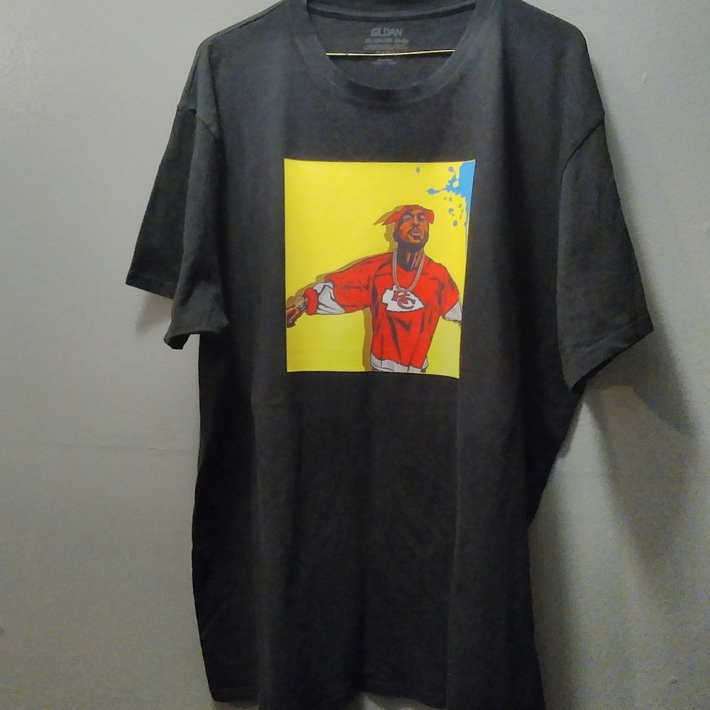 Custom Gildan 2x Black 2pac/Chiefs theme t-shirt
